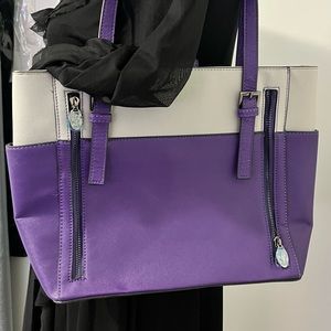 Heidy way purse Daphne Collection Ccarry Two tone  Pink/Fushia.